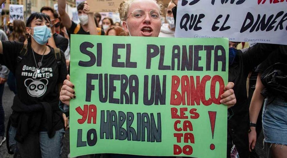 Los grandes bancos europeos (entre ellos Santander, BBVA y CaixaBank) siguen enamorados del gas y el petróleo