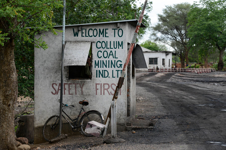 Banco Santander y BBVA, dos de los bancos que más financian la expansión de combustibles fósiles en África