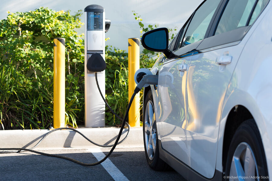 El Parlamento Europeo respalda prohibir la venta de coches y furgonetas de gasolina y diésel a partir de 2035