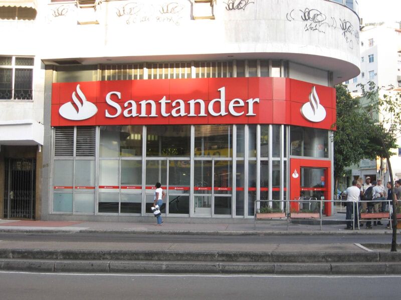 La filial británica del Banco Santander incluye el cambio climático como factor de riesgo para los negocios