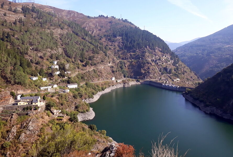 La historia de Negueira de Muñiz, pueblo inundado por un embalse del franquismo