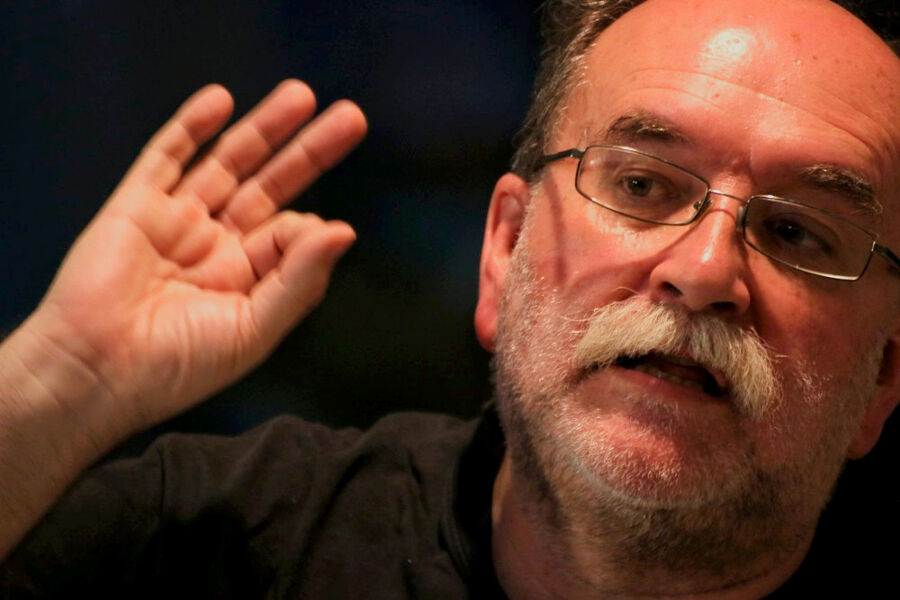 Carlos Taibo: «El planeta se nos va y es necesario frenar de inmediato la locomotora del crecimiento»