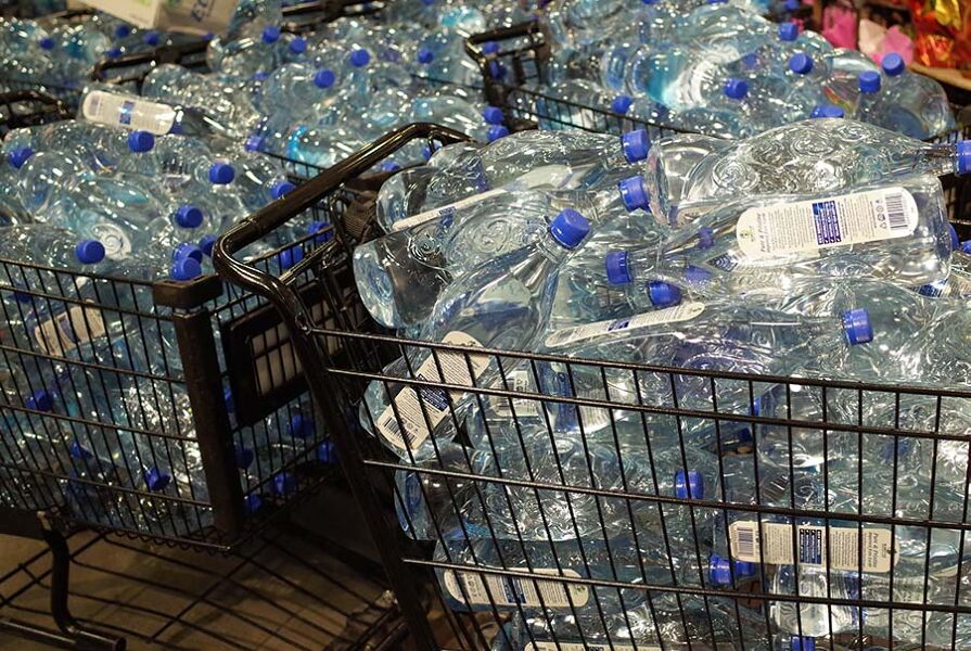Día del Medioambiente centrado en los desechos plásticos, entre las noticias de este lunes