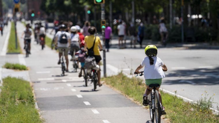 El PP y Vox eliminarán carriles bici en varias ciudades, entre las noticias de este lunes