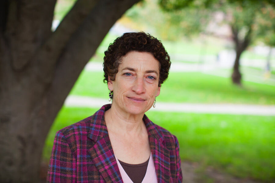 Naomi Oreskes: «Exxon negará nuestros hallazgos y es muy posible que contrate a otros académicos para criticarlos»