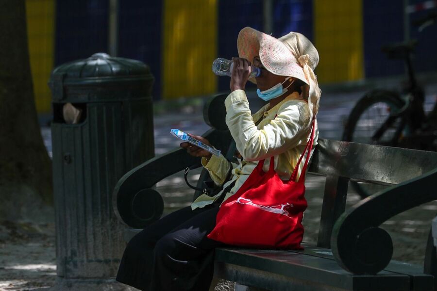 Casi 195.000 muertes por condiciones climáticas extremas en Europa en cuatro décadas, entre las noticias de este lunes