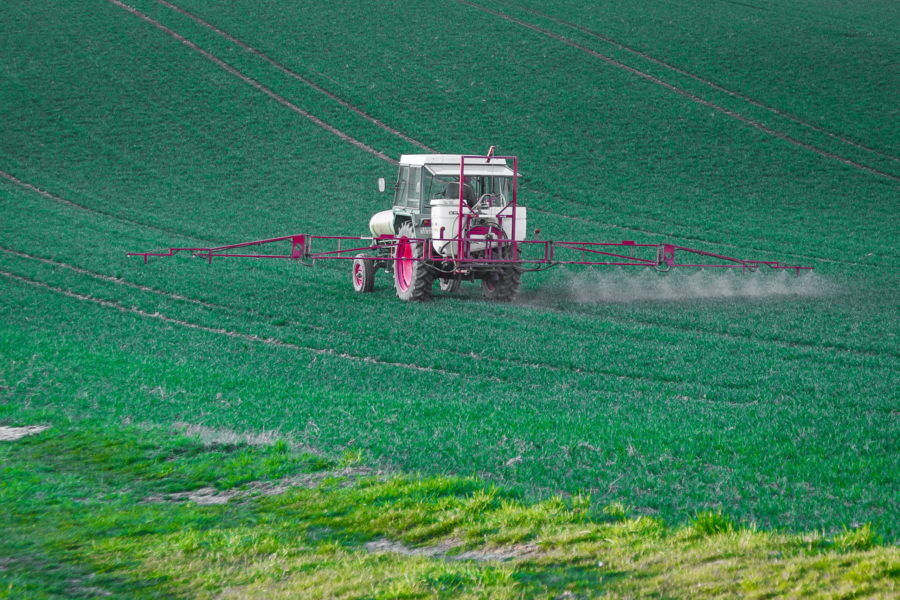 Las aguas superficiales de España contienen restos de glifosato, un herbicida peligroso