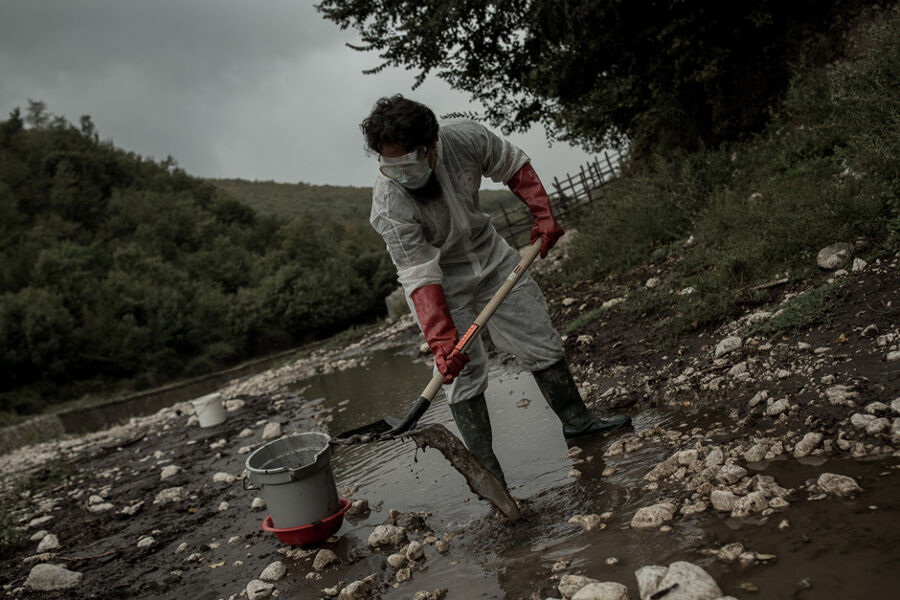 Gianni Esposito, fotoperiodista: «En la Campania se muere por los residuos»
