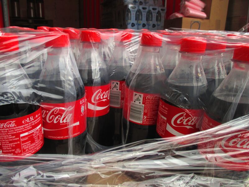Coca-Cola, PepsiCo, Nestlé, Danone y Altria son responsables de un 24% de los plásticos contaminantes rastreables