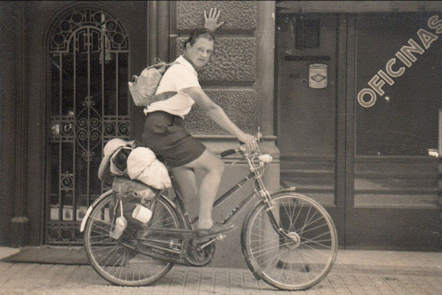 La mujer que cruzó el mundo en bicicleta