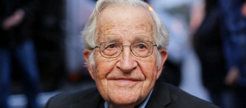 Chomsky y sus reflexiones sobre la crisis ambiental: poder popular, transición justa y equitativa, y conciencia de clase