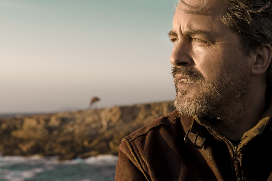 ‘Detrás del cielo’, de Manuel Rivas: una novela para recordar quién caza a quién