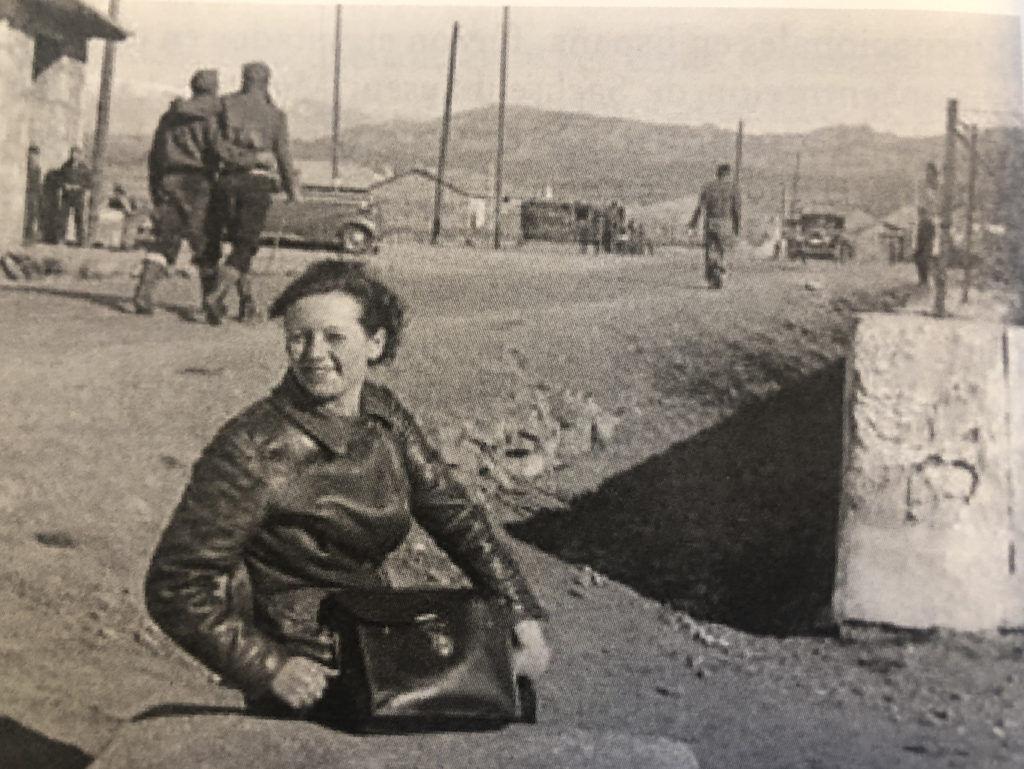 Gerda Grepp, en las montañas de Málaga, en 1937. EN EL FRENTE